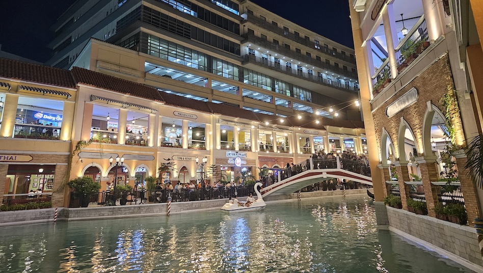 Venice Piazza at the McKinley Hill